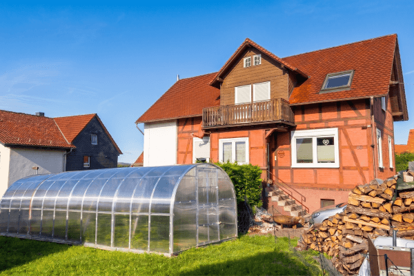 Predaj domu 136 m², pozemek 908 m², Fronhausen Predaj domu 136 m², pozemek 908 m², Fronhausen