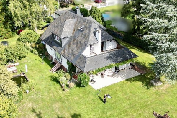 Predaj domu 247 m², pozemek 2.504 m², Niedernhausen Predaj domu 247 m², pozemek 2.504 m², Niedernhausen