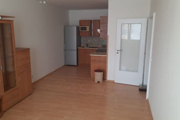 Prenájom bytu 2-izbový 40 m², Poděbradova, Kladno Prenájom bytu 2-izbový 40 m², Poděbradova, Kladno
