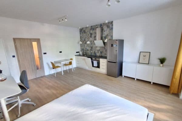 Prenájom bytu 1-izbový 35 m², Fibichova, Praha Prenájom bytu 1-izbový 35 m², Fibichova, Praha