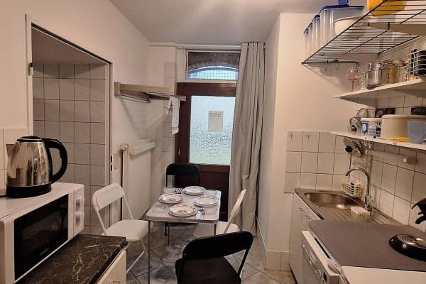 Prenájom bytu 2-izbový 82 m², Schenkestraße 3, Berlin Prenájom bytu 2-izbový 82 m², Schenkestraße 3, Berlin