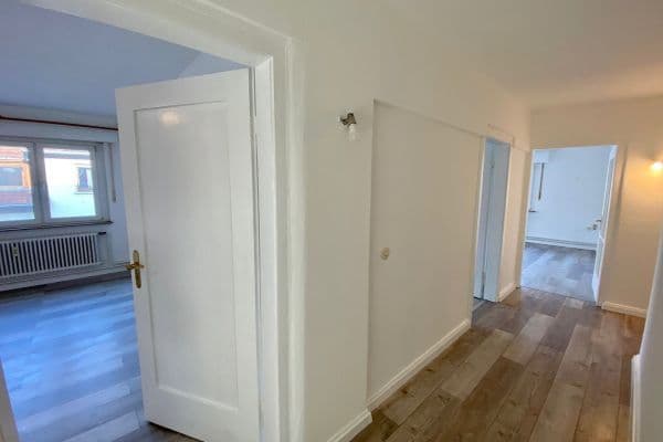 Prenájom bytu 3-izbový 84 m², Schillerstraße 12, Pforzheim Prenájom bytu 3-izbový 84 m², Schillerstraße 12, Pforzheim