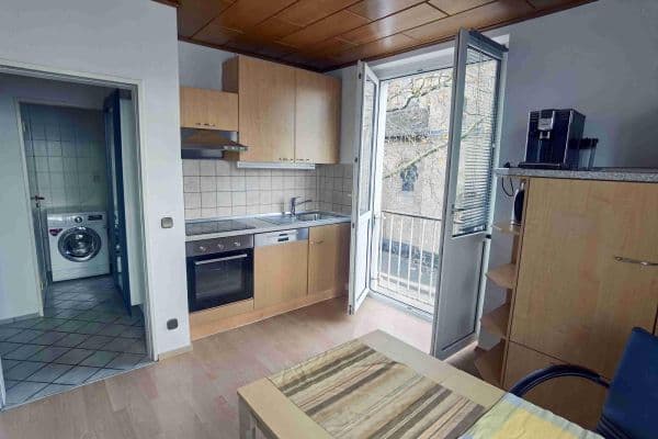 Prenájom bytu 2-izbový 35 m², Deutzer Freiheit 66a, Köln Prenájom bytu 2-izbový 35 m², Deutzer Freiheit 66a, Köln