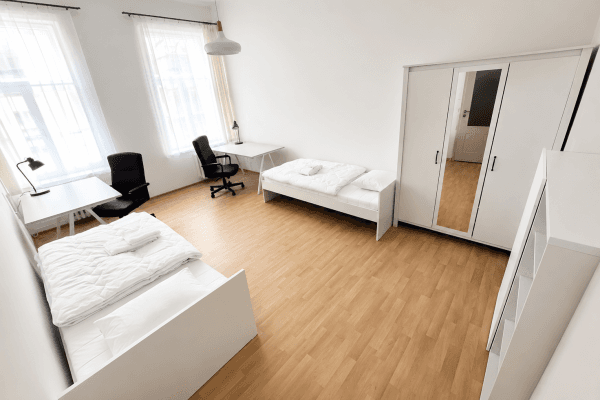 Prenájom bytu 4-izbový 25 m², Londýnská, Praha Prenájom bytu 4-izbový 25 m², Londýnská, Praha
