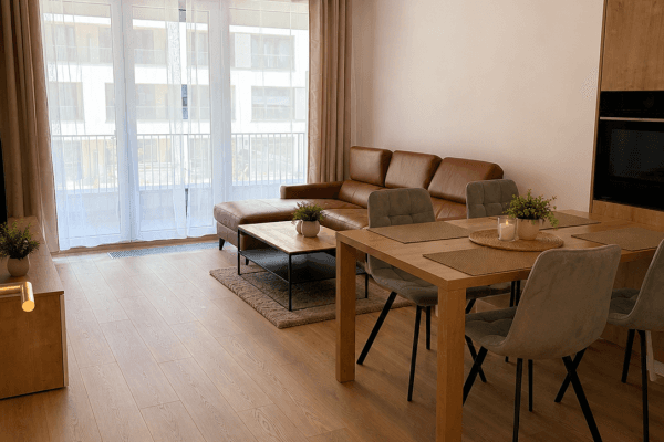 Prenájom bytu 2-izbový 56 m², Poděbradská, Praha Prenájom bytu 2-izbový 56 m², Poděbradská, Praha