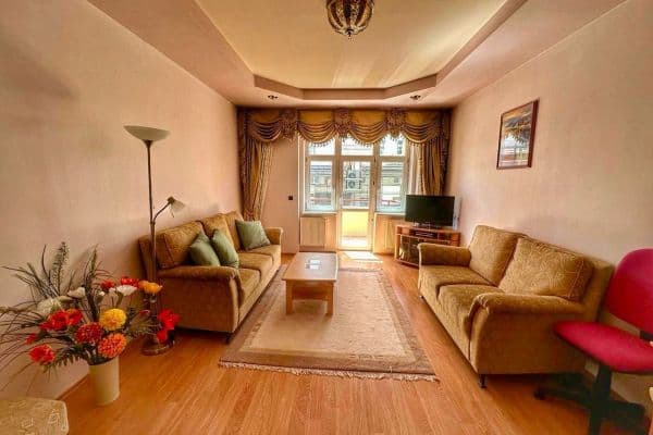 Prenájom bytu 3-izbový 90 m², Bulharská, Karlovy Vary Prenájom bytu 3-izbový 90 m², Bulharská, Karlovy Vary
