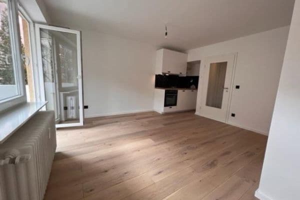 Prenájom bytu 1-izbový 28 m², Thusneldastraße 8, München, Bavorsko Prenájom bytu 1-izbový 28 m², Thusneldastraße 8, München, Bavorsko