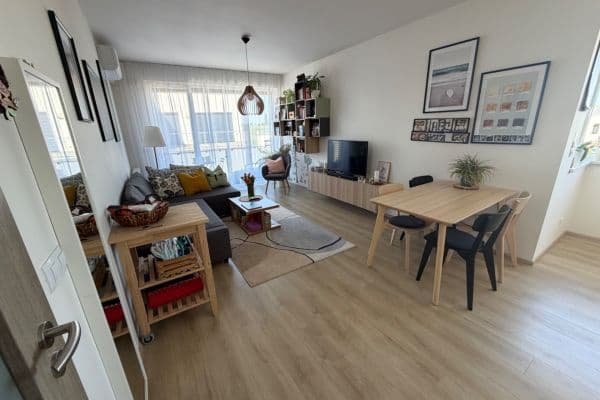 Prenájom bytu 2-izbový 60 m², Emy Destinové, Jinočany Prenájom bytu 2-izbový 60 m², Emy Destinové, Jinočany