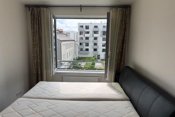 Predaj bytu 2-izbový 64 m², V Háji, Praha Predaj bytu 2-izbový 64 m², V Háji, Praha