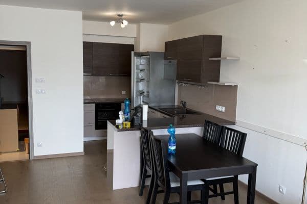 Predaj bytu 2-izbový 61 m², V Háji, Praha Predaj bytu 2-izbový 61 m², V Háji, Praha