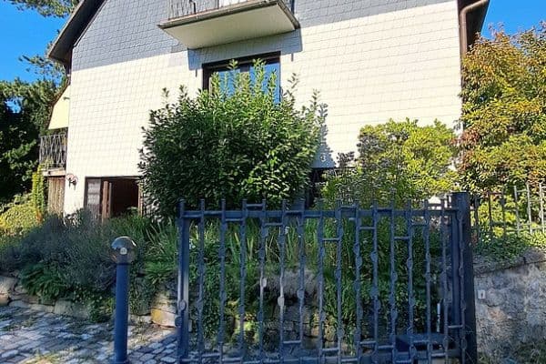 Predaj domu 170 m², pozemek 1.317 m², Grabenstraße 6, Stolberg Predaj domu 170 m², pozemek 1.317 m², Grabenstraße 6, Stolberg