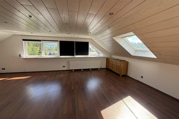 Prenájom bytu 3-izbový 85 m², Rheinböllen Prenájom bytu 3-izbový 85 m², Rheinböllen