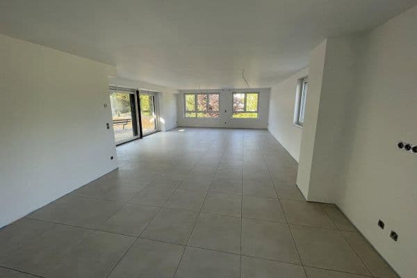 Prenájom bytu 4-izbový 190 m², Mettmann Prenájom bytu 4-izbový 190 m², Mettmann