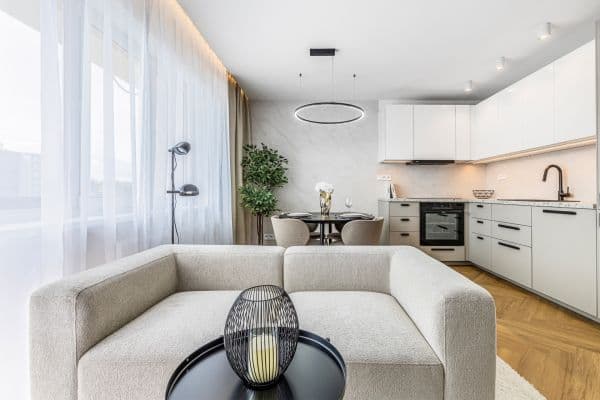 Predaj bytu 4-izbový 80 m², Hrusická, Praha Predaj bytu 4-izbový 80 m², Hrusická, Praha