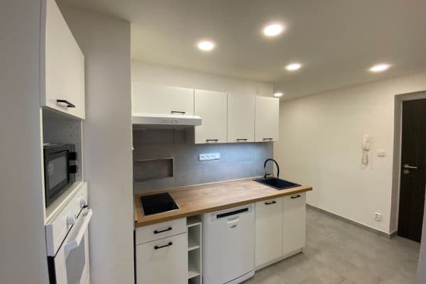 Prenájom bytu 3-izbový 56 m², Kuzníkova, Kojetín Prenájom bytu 3-izbový 56 m², Kuzníkova, Kojetín