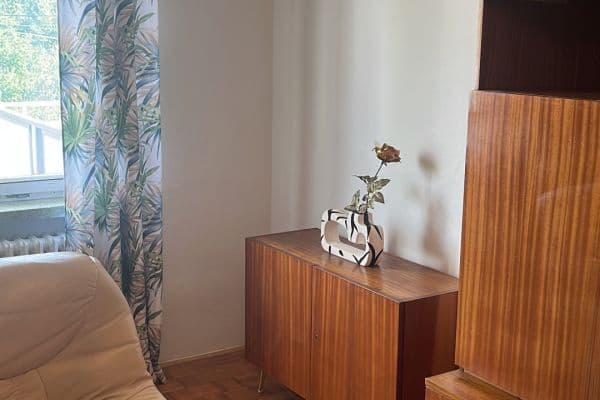 Prenájom bytu 2-izbový 67 m², Mokrá IV, Zlín Prenájom bytu 2-izbový 67 m², Mokrá IV, Zlín