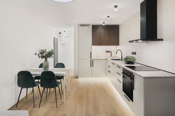 Predaj bytu 4-izbový 76 m², Chmelová, Praha Predaj bytu 4-izbový 76 m², Chmelová, Praha