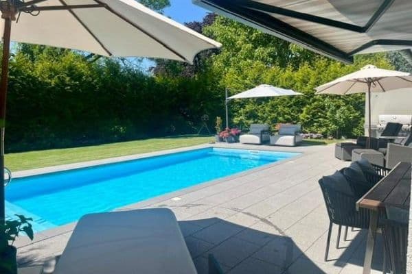 Predaj domu 244 m², pozemek 760 m², Krefeld Predaj domu 244 m², pozemek 760 m², Krefeld