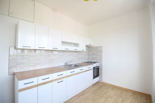 Prenájom bytu 2-izbový 52 m², Štefánikova, Kralupy nad Vltavou Prenájom bytu 2-izbový 52 m², Štefánikova, Kralupy nad Vltavou