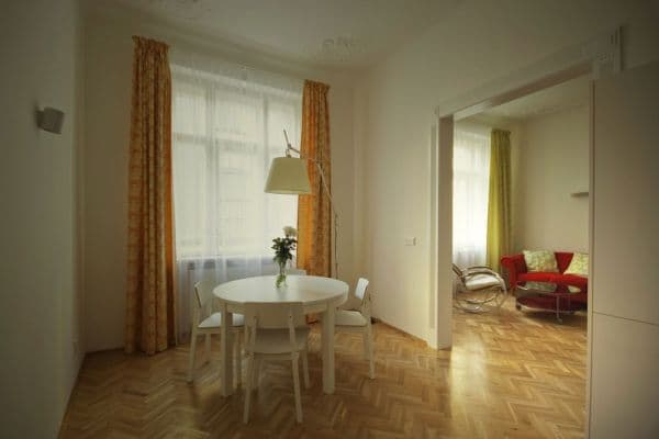 Prenájom bytu 3-izbový 75 m², Jirečkova, Praha Prenájom bytu 3-izbový 75 m², Jirečkova, Praha