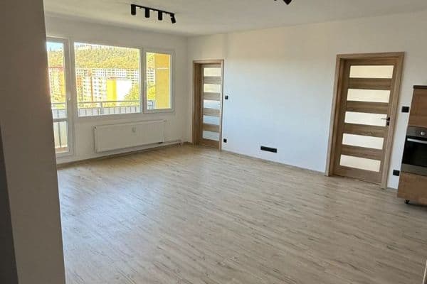 Predaj bytu 3-izbový 74 m², Na Sklípku, Ústí nad Labem Predaj bytu 3-izbový 74 m², Na Sklípku, Ústí nad Labem