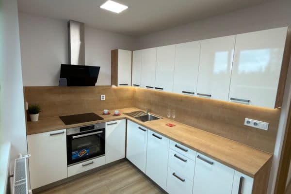 Prenájom bytu 2-izbový 59 m², Slunečná, Frýdek-Místek Prenájom bytu 2-izbový 59 m², Slunečná, Frýdek-Místek