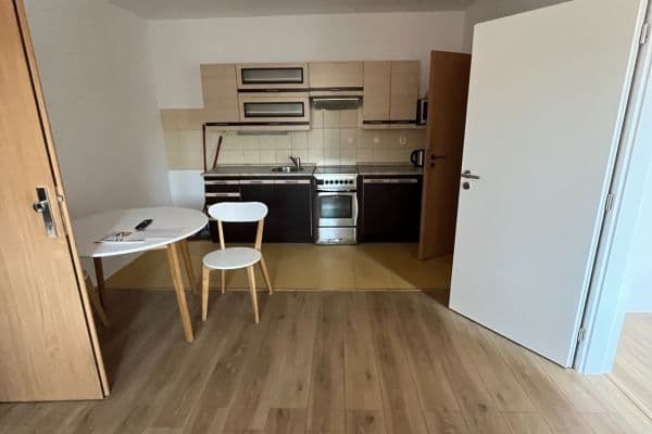 Prenájom bytu 1-izbový 39 m², Polní, Český Těšín Prenájom bytu 1-izbový 39 m², Polní, Český Těšín