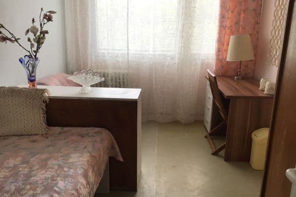Prenájom bytu 2-izbový 15 m², Choceradská, Praha Prenájom bytu 2-izbový 15 m², Choceradská, Praha