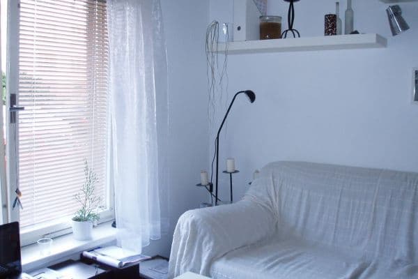 Prenájom bytu 1-izbový 37 m², Kladenská, Praha Prenájom bytu 1-izbový 37 m², Kladenská, Praha