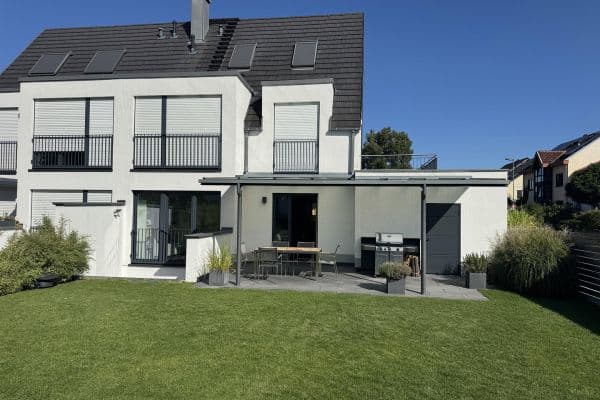Predaj domu 190 m², pozemek 380 m², Neu-Isenburg Predaj domu 190 m², pozemek 380 m², Neu-Isenburg