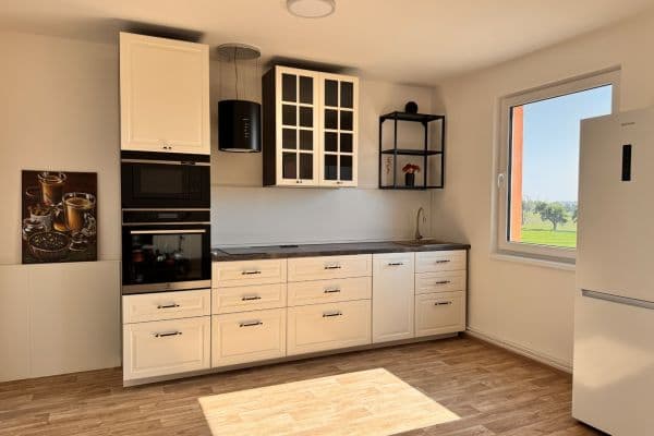 Prenájom bytu 1-izbový 38 m², Vestecká, Nehvizdy Prenájom bytu 1-izbový 38 m², Vestecká, Nehvizdy