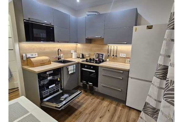 Prenájom bytu 1-izbový 36 m², Za Hládkovem, Praha Prenájom bytu 1-izbový 36 m², Za Hládkovem, Praha