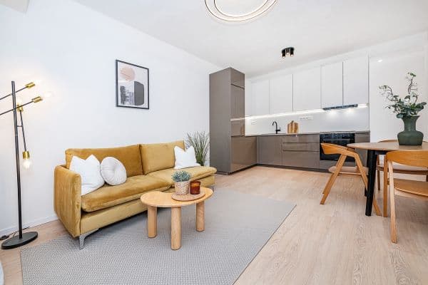 Predaj bytu 4-izbový 104 m², Školní, Praha Predaj bytu 4-izbový 104 m², Školní, Praha