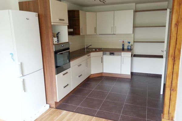 Prenájom bytu 3-izbový 80 m², Ve Střešovičkách, Praha Prenájom bytu 3-izbový 80 m², Ve Střešovičkách, Praha