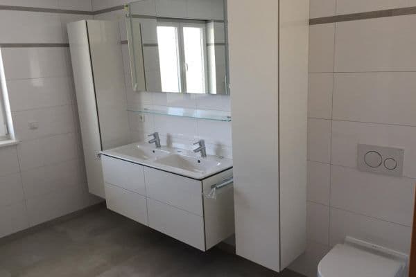 Prenájom bytu 3-izbový 115 m², Markt Schwaben, Bavorsko Prenájom bytu 3-izbový 115 m², Markt Schwaben, Bavorsko