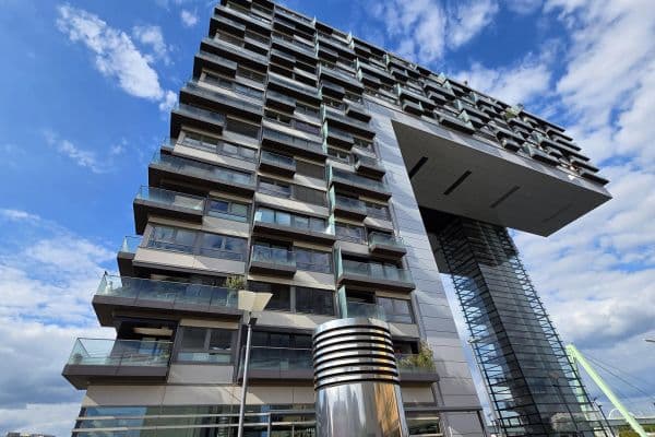 Prenájom bytu 3-izbový 110 m², Im Zollhafen 12, Köln, Severné Porýnie - Westfálsko Prenájom bytu 3-izbový 110 m², Im Zollhafen 12, Köln, Severné Porýnie - Westfálsko