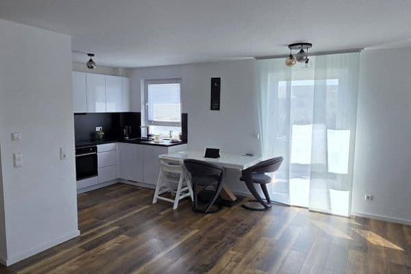 Prenájom bytu 3-izbový 93 m², Heinrich-Gerster-Straße 3, Karsdorf-Neuthard Prenájom bytu 3-izbový 93 m², Heinrich-Gerster-Straße 3, Karsdorf-Neuthard
