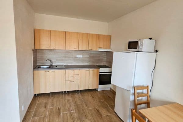 Prenájom bytu 2-izbový 32 m², Charbulova, Brno Prenájom bytu 2-izbový 32 m², Charbulova, Brno