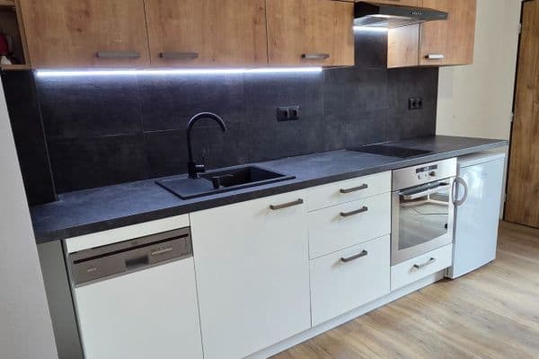 Prenájom bytu 2-izbový 38 m², Lelkova, Brno Prenájom bytu 2-izbový 38 m², Lelkova, Brno