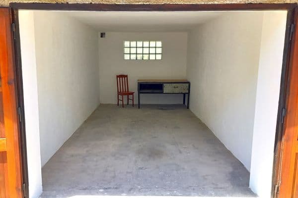 Prenájom garáže 17 m², Benešov, Středočeský kraj Prenájom garáže 17 m², Benešov, Středočeský kraj