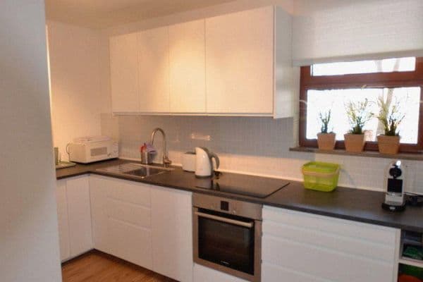 Prenájom bytu 3-izbový 100 m², Hildoboldstr. 3, München, Bavorsko Prenájom bytu 3-izbový 100 m², Hildoboldstr. 3, München, Bavorsko