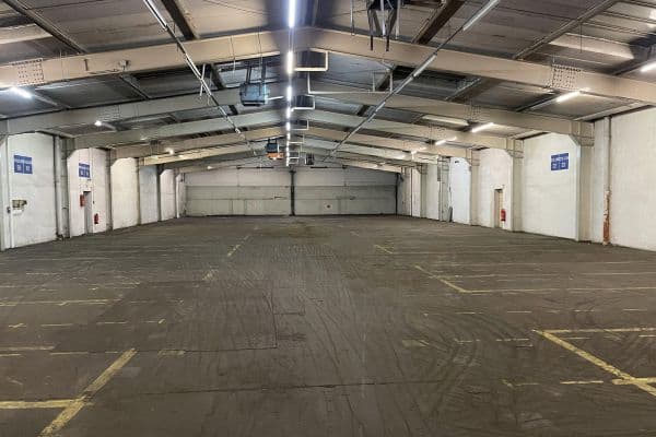 Prenájom nebytového priestoru 2.400 m², Im Gewerbepark 1, Hunderdorf Prenájom nebytového priestoru 2.400 m², Im Gewerbepark 1, Hunderdorf