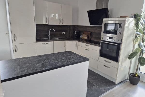 Prenájom bytu 4-izbový 113 m², Ober-Wöllstadt Prenájom bytu 4-izbový 113 m², Ober-Wöllstadt