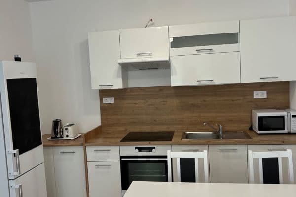 Prenájom bytu 2-izbový 51 m², Galvaniho, Ružinov Prenájom bytu 2-izbový 51 m², Galvaniho, Ružinov