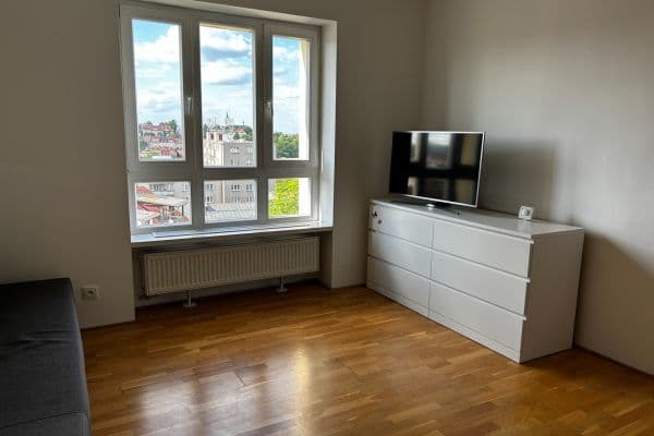 Prenájom bytu 1-izbový 27 m², Šlikova, Praha Prenájom bytu 1-izbový 27 m², Šlikova, Praha