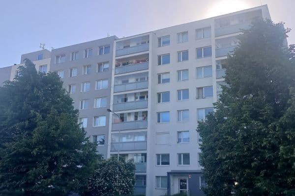 Prenájom bytu 2-izbový 43 m², Ostravská, Praha Prenájom bytu 2-izbový 43 m², Ostravská, Praha