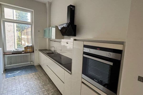 Prenájom bytu 3-izbový 82 m², Frankfurt, Hesensko Prenájom bytu 3-izbový 82 m², Frankfurt, Hesensko