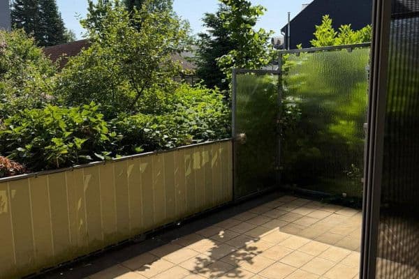 Prenájom bytu 2-izbový 98 m², Eilendorfer Straße 102, Aachen, Severné Porýnie - Westfálsko Prenájom bytu 2-izbový 98 m², Eilendorfer Straße 102, Aachen, Severné Porýnie - Westfálsko