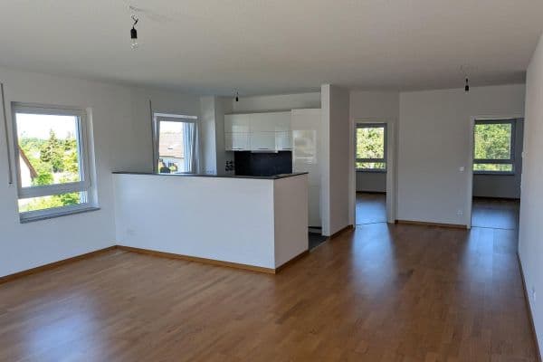 Prenájom bytu 3-izbový 90 m², Roßtal Prenájom bytu 3-izbový 90 m², Roßtal