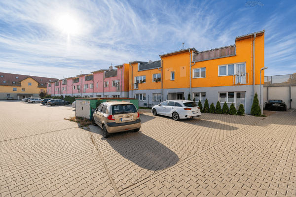 Predaj bytu 3-izbový 63 m², Břežany II Predaj bytu 3-izbový 63 m², Břežany II